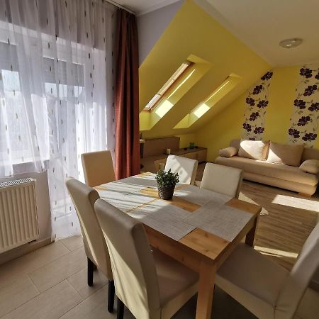 Szabo Apartman シャールヴァール エクステリア 写真
