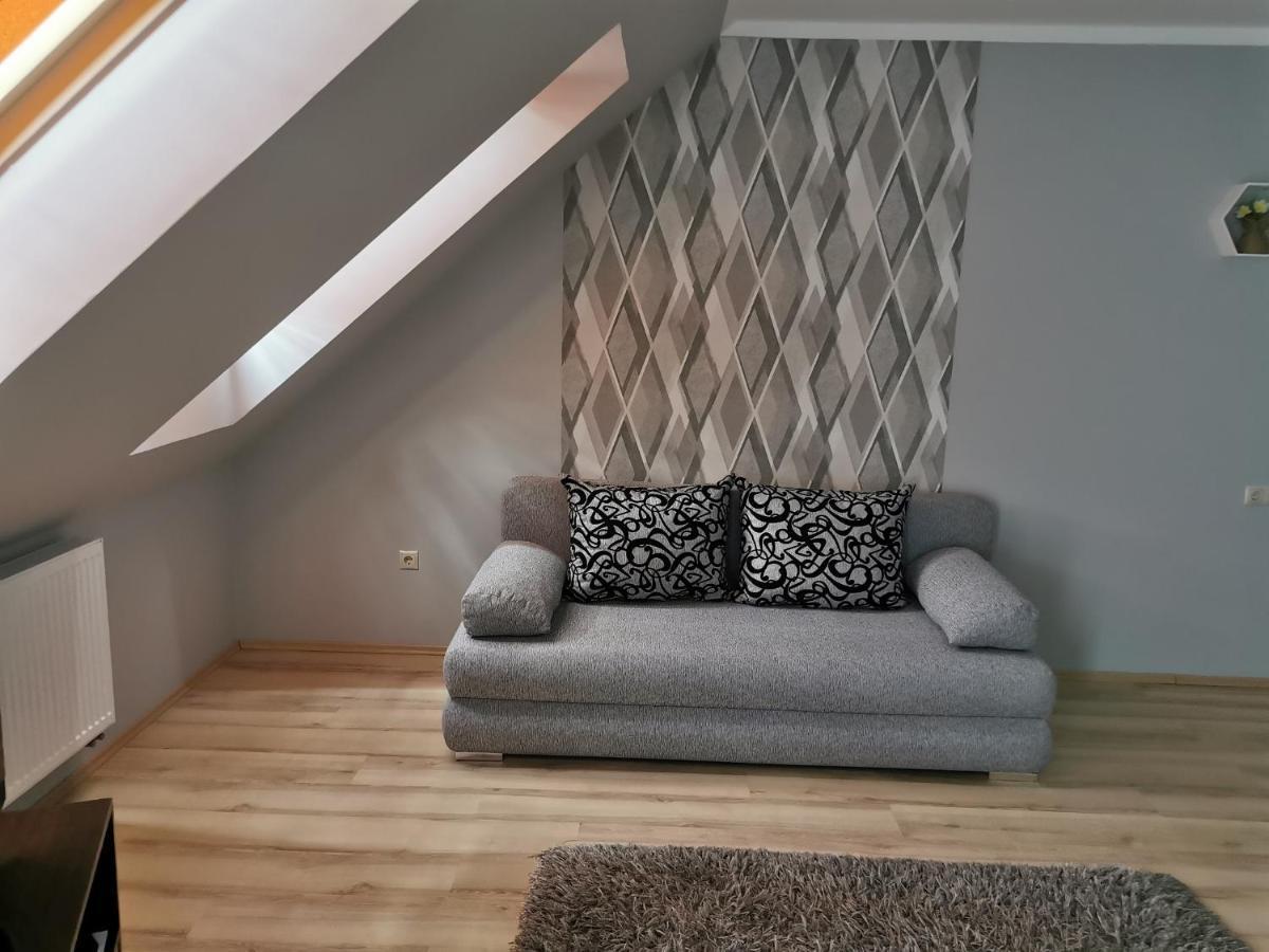 Szabo Apartman シャールヴァール エクステリア 写真