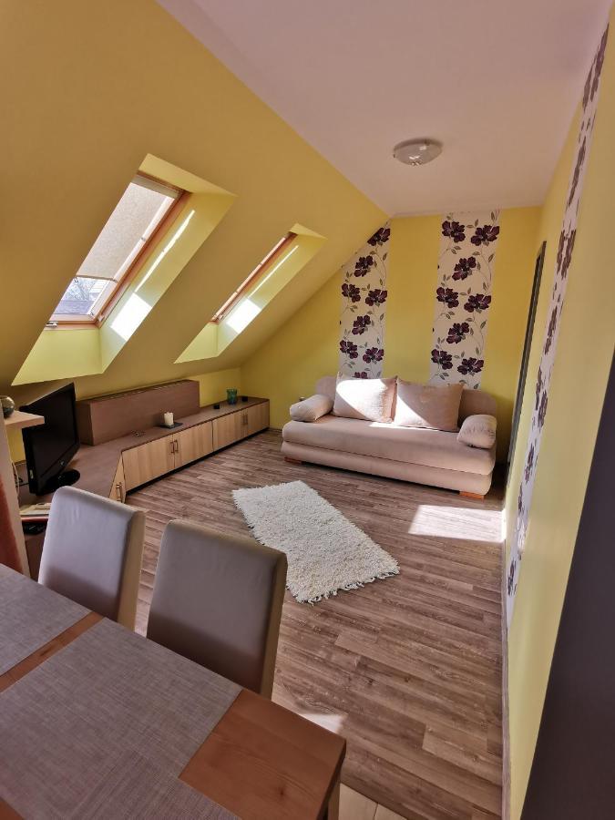 Szabo Apartman シャールヴァール エクステリア 写真
