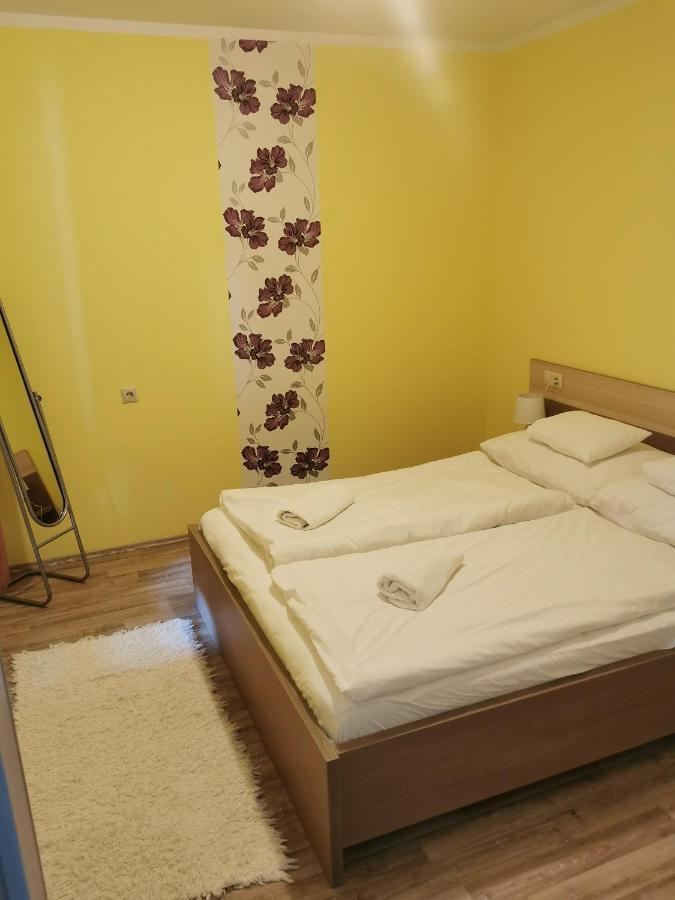 Szabo Apartman シャールヴァール エクステリア 写真