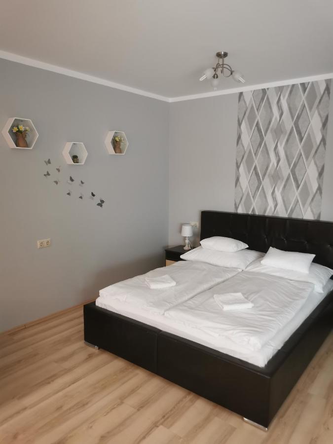 Szabo Apartman シャールヴァール エクステリア 写真